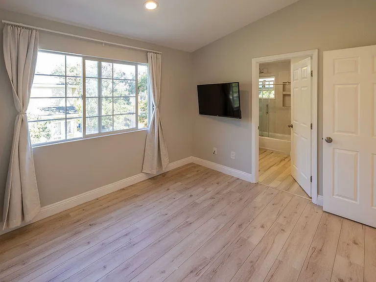 3568 Madison Cmn — Photo 13