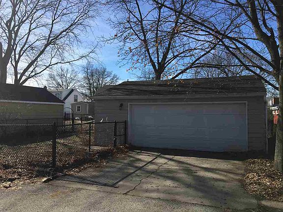 2nd image of 4913 Arlington St