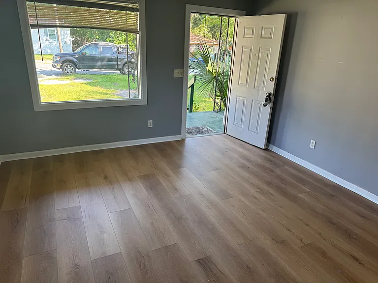514 Tuten Ave — Photo 5