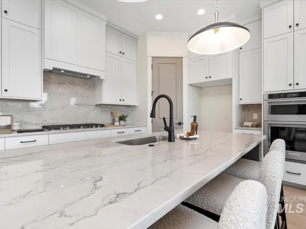 11218 S Corballis Ln, Kuna, ID 83634