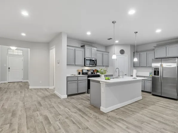 1131 Gillespie Dr, Justin, TX 76247