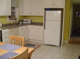 86 Hamilton Rd, Wrentham, MA 02093