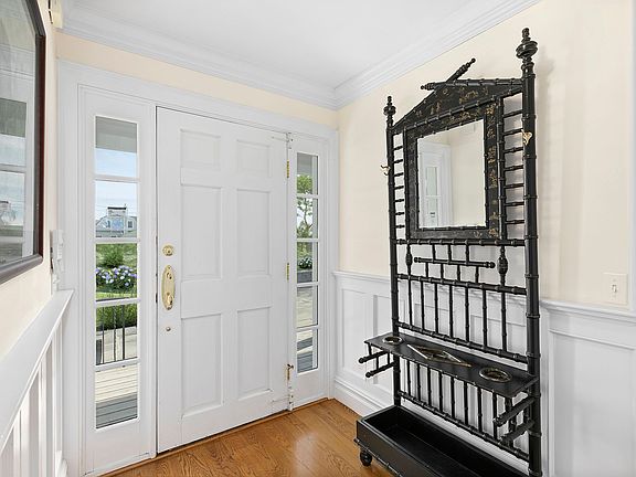 4th image of 33 Niamogue Ln