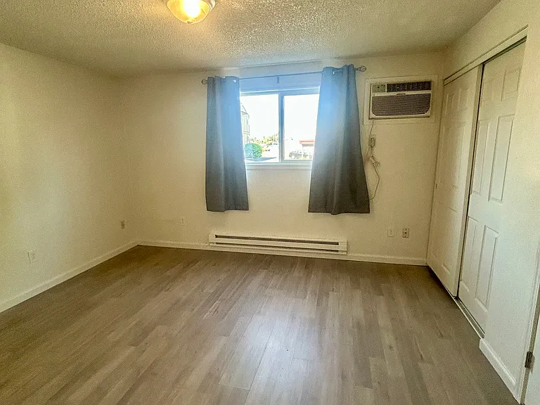 6109 N Colton St #6 — Photo 8