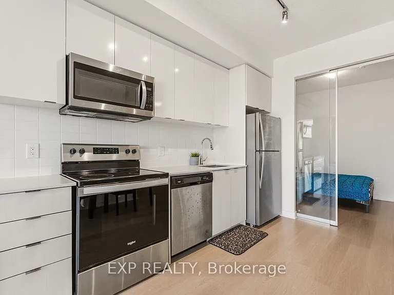859 The Queensway #905 — Photo 12
