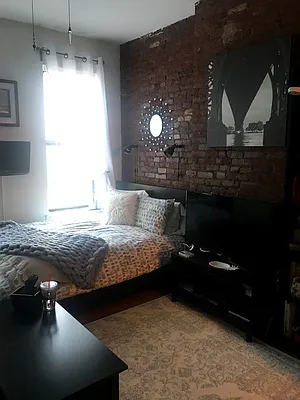 Rented by Chartwell Manhattan Realty | media 4