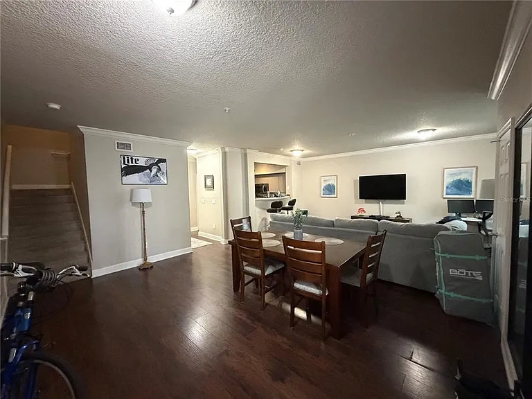 204 E South St #1053 — Photo 5