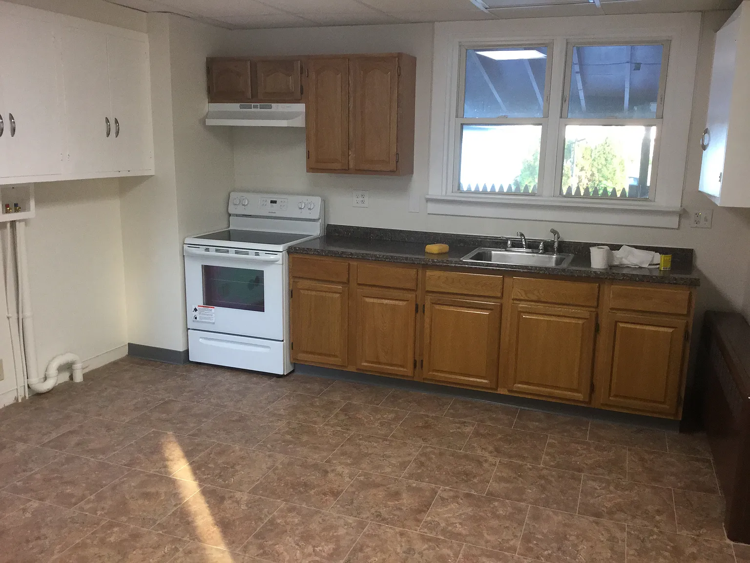 4 bed, 1300 sqft, $2,375 — Photo 3