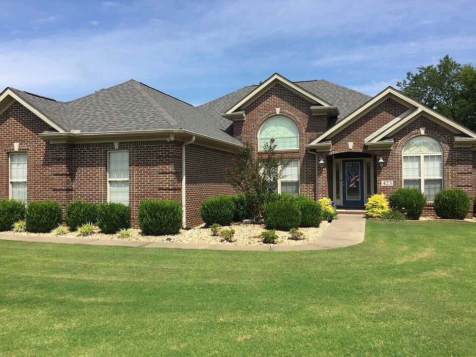 1st image of 423 Briarwood Dr