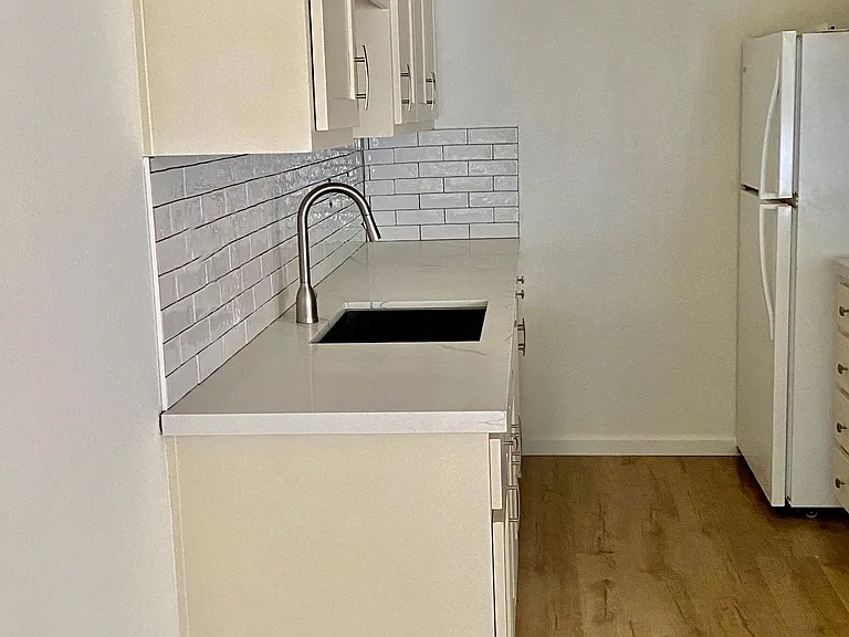 218 Bayside Ct — Photo 14