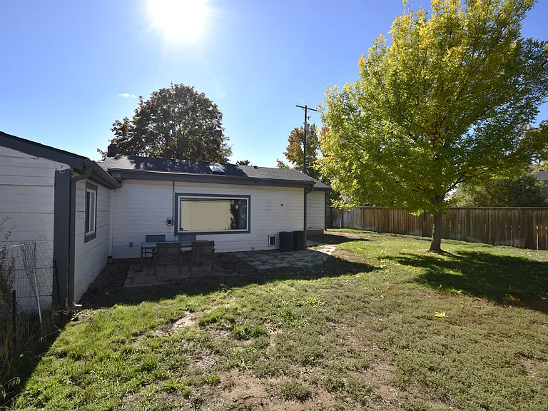 336 W Washington St — Photo 27