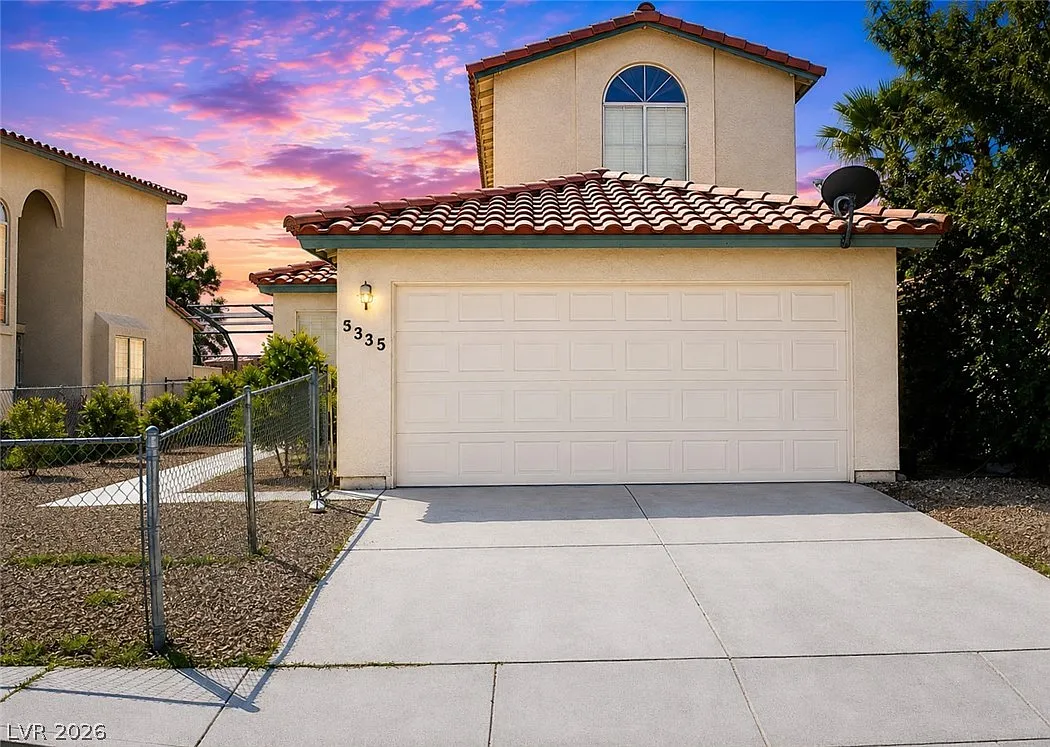 3 bed, 2.0 bath, 1286 sqft, $1,900 — Photo 1