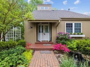 1618 Country Hill Ln, Ballwin, MO
