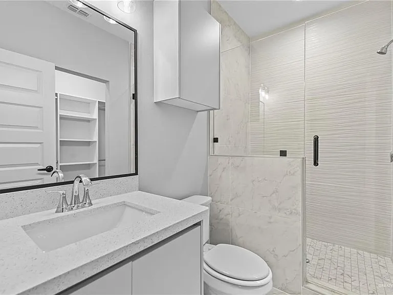 901 W 8th St #3 — Photo 10