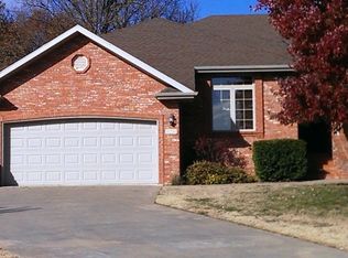 3251 W Sunset St, Springfield, MO 65807