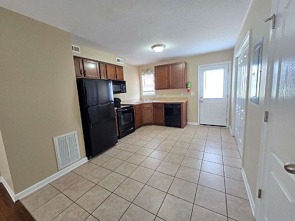 5th image of 805A Oak Arbor Ct