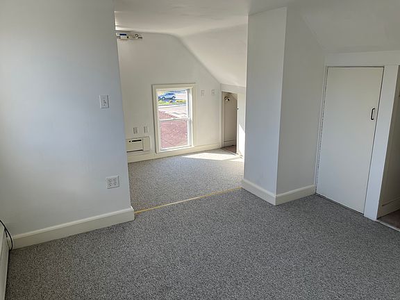 5th image of 20 Elm St APT B