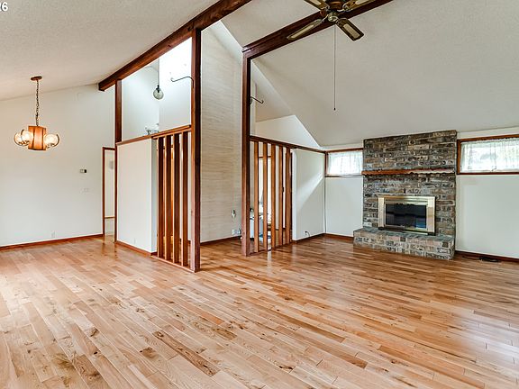 4th image of 670 Woodcrest Dr
