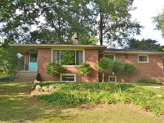 2nd image of 885 Lois Ave