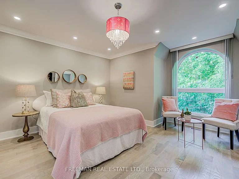 916 Manning Ave #MAIN2ND FLOOR — Photo 16