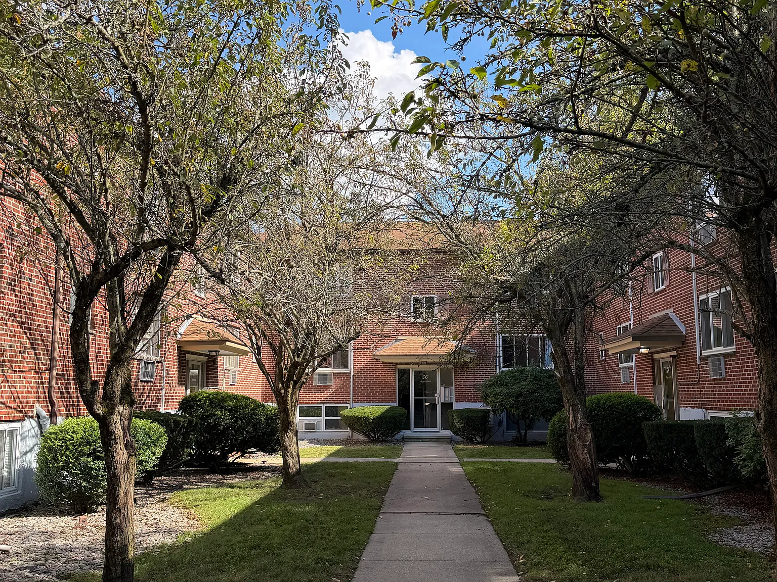 2 bed, 786 sqft, $2,600 — Photo 3