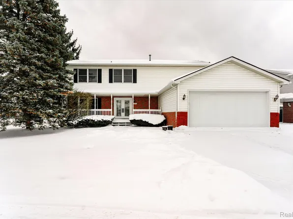 38443 Meghan Ln, Westland, MI 48185
