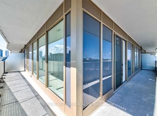 60 Tannery Rd #910, Toronto, ON M5A0S8