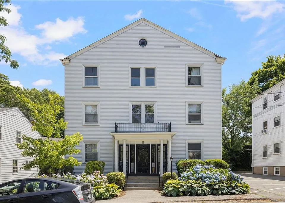11 North Ave #7