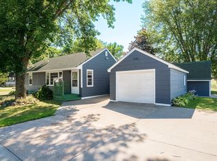 1105 Old Main St S, Cambridge, MN 55008