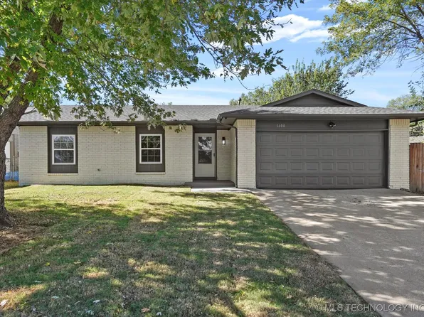 1604 S Pine Ave, Broken Arrow, OK 74012