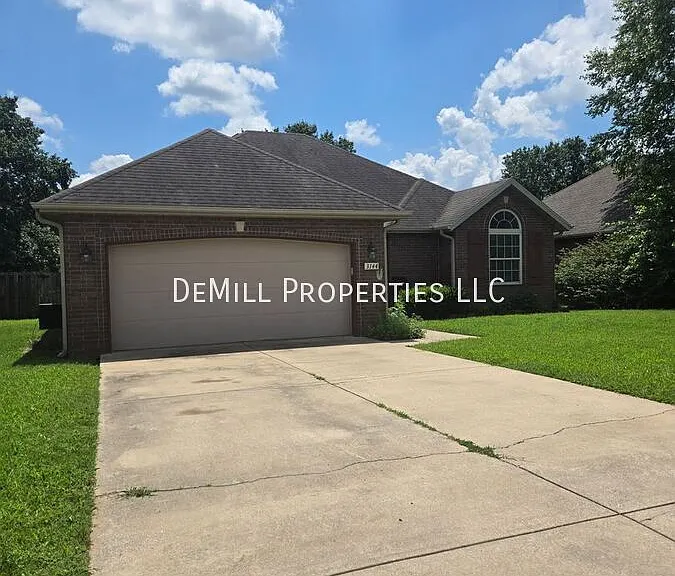 3144 W Melbourne St — Photo 2
