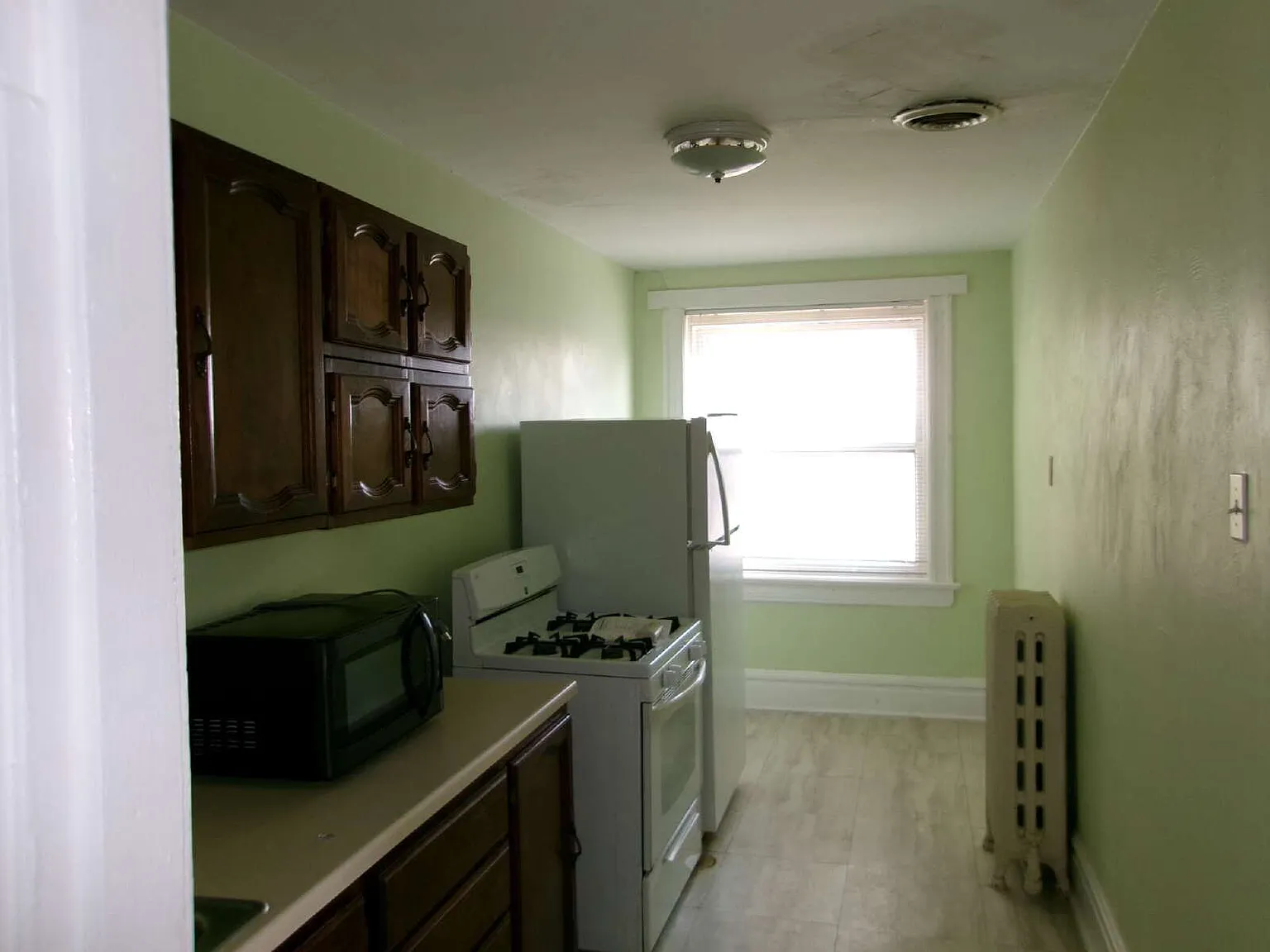 1 bed, 1.0 bath, $800 — Photo 3
