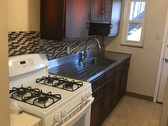 Kitchen with retro cabinets