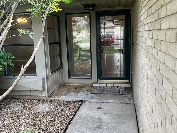 4th image of 3550 Forest Glade St