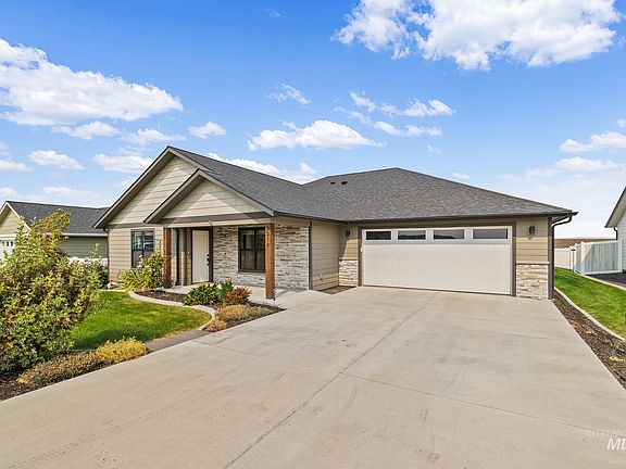 4th image of 3215 Parkridge Way