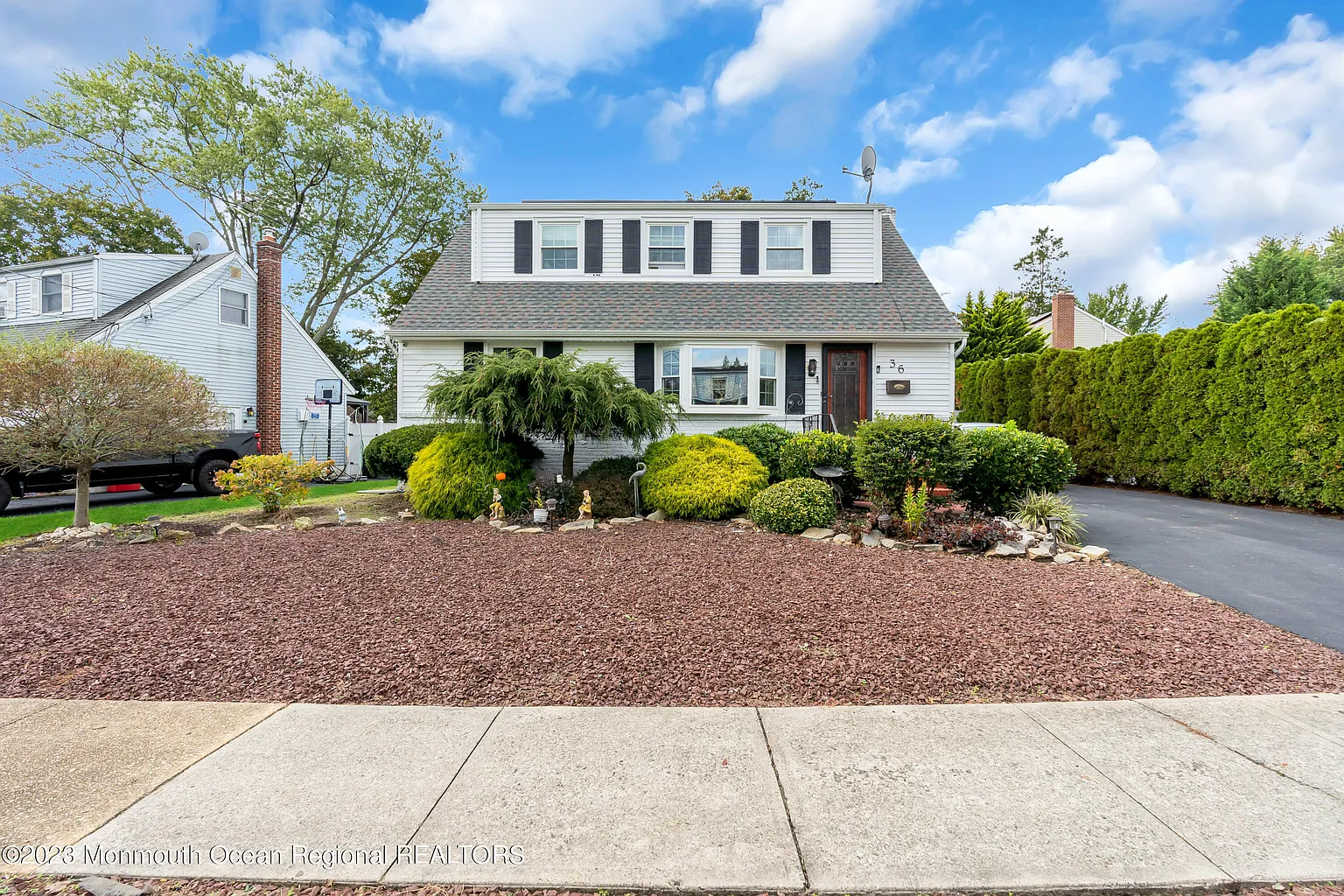 36 Runyon Avenue photo 1