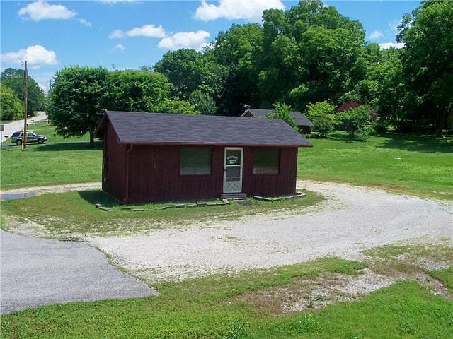 1st image of 100 River Heights Dr