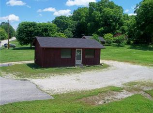 100 River Heights Dr, Columbia, TN 38401