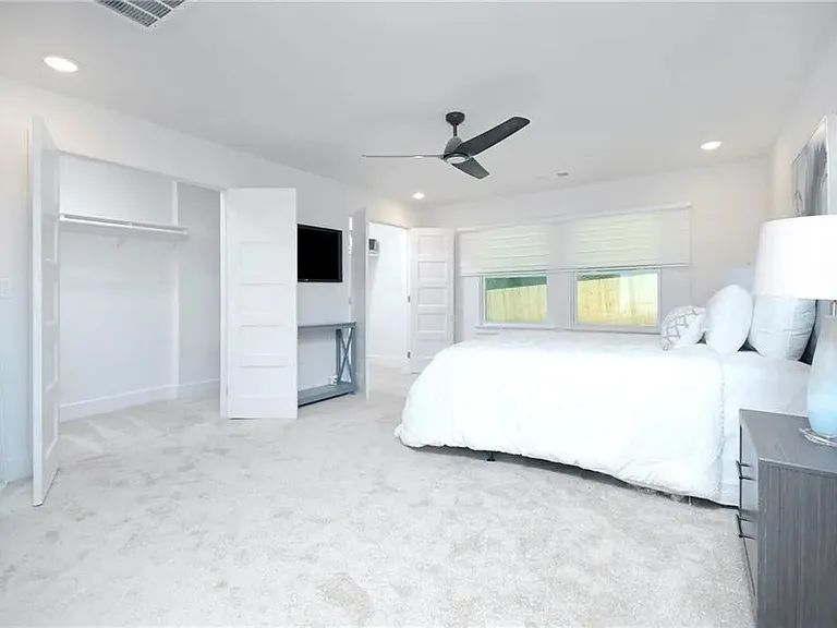 220 Napoleon Dr SW — Photo 14