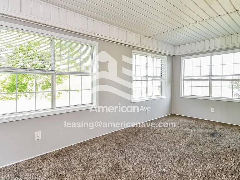 1587_012_wm_-_bedroom_12984375.jpg