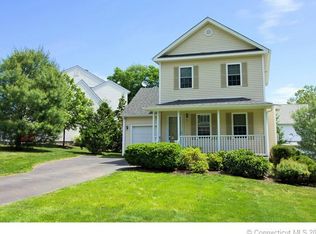 17 Hickory Ct, Wallingford, CT 06492
