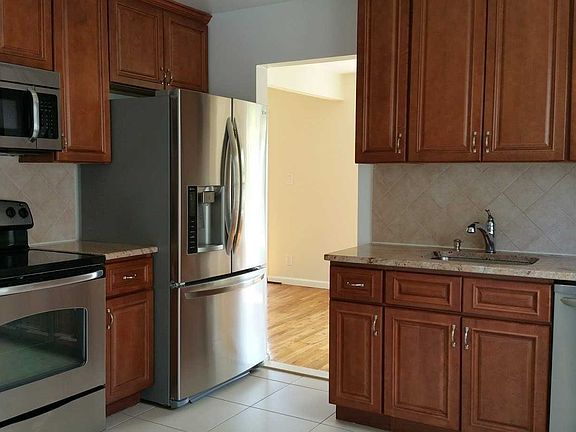 4th image of 215-18 23rd Ave Floor 2