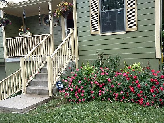 3rd image of 600 SE Mount Vernon Dr