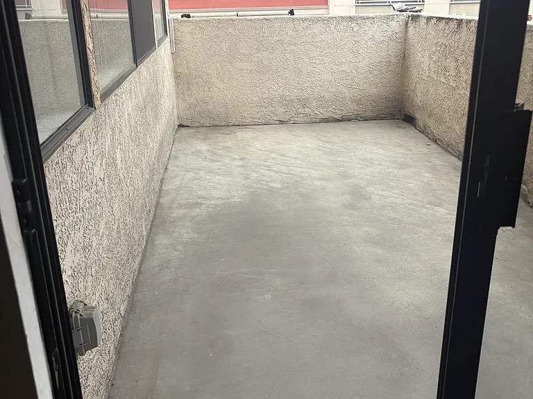 430 W 8th St #6 — Photo 8