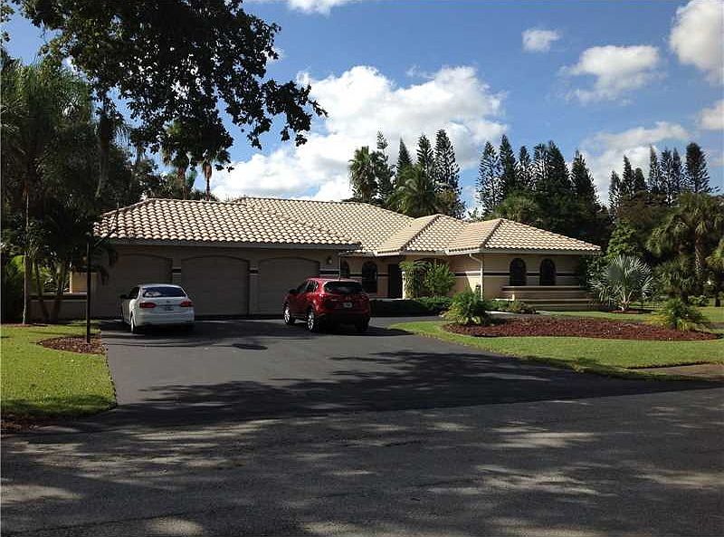 1st image of 5122 NW 81st Ave