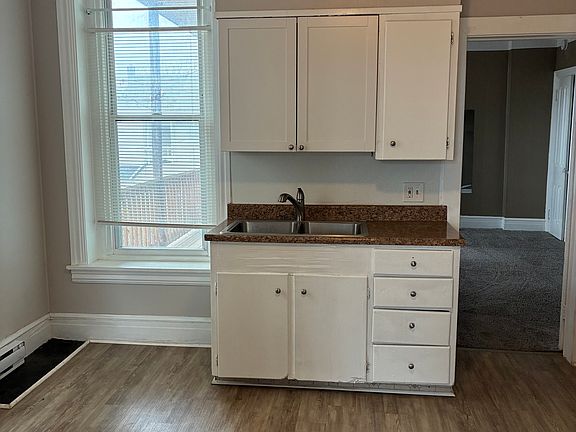 4th image of 521 N 7th St APT 2