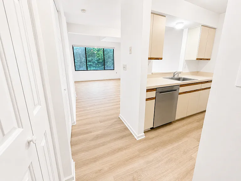 1690 Dixwell Ave #B3 — Photo 4
