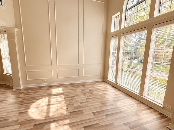 4th image of 6 Meadow Rose Pl