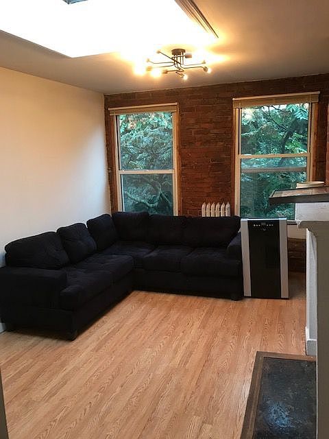2nd image of 178 Waverly Pl APT 3