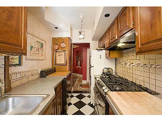 Sold by Corcoran | media 28